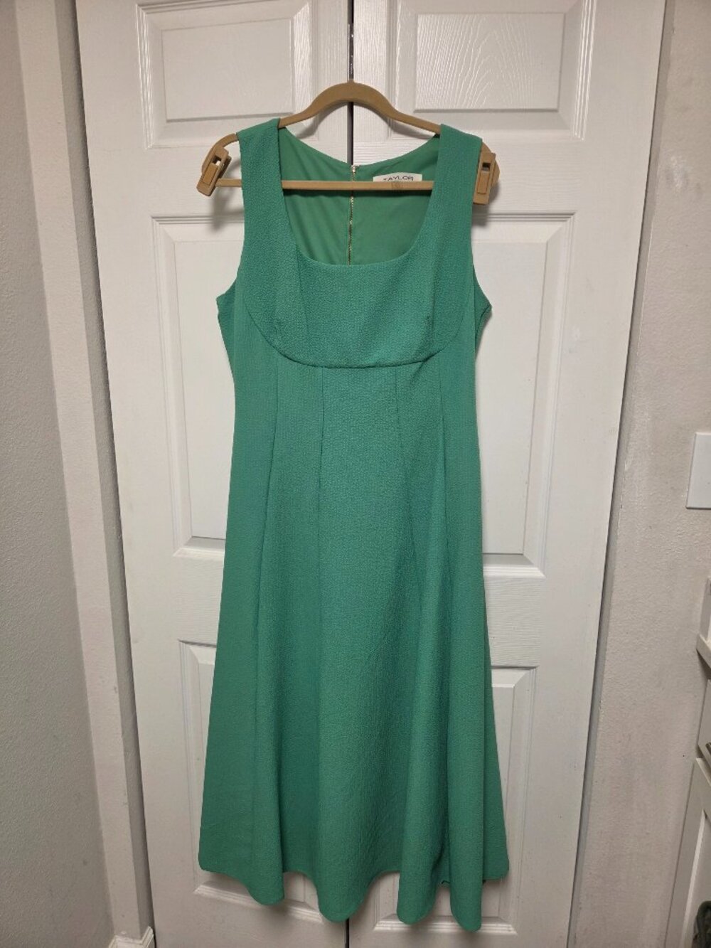 Long,shared dress for any occasions
